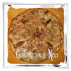 Gorgonzola e Noci: Mozzarella, Gorgonzola, Noci