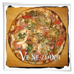 Veneziana:  Pomodoro, mozzarella, acciughe, prosciutto, funghi porcini, prezzemolo